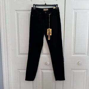 Hybrid & Company Super Stretch Skinny Jeans Size: M Short. Black